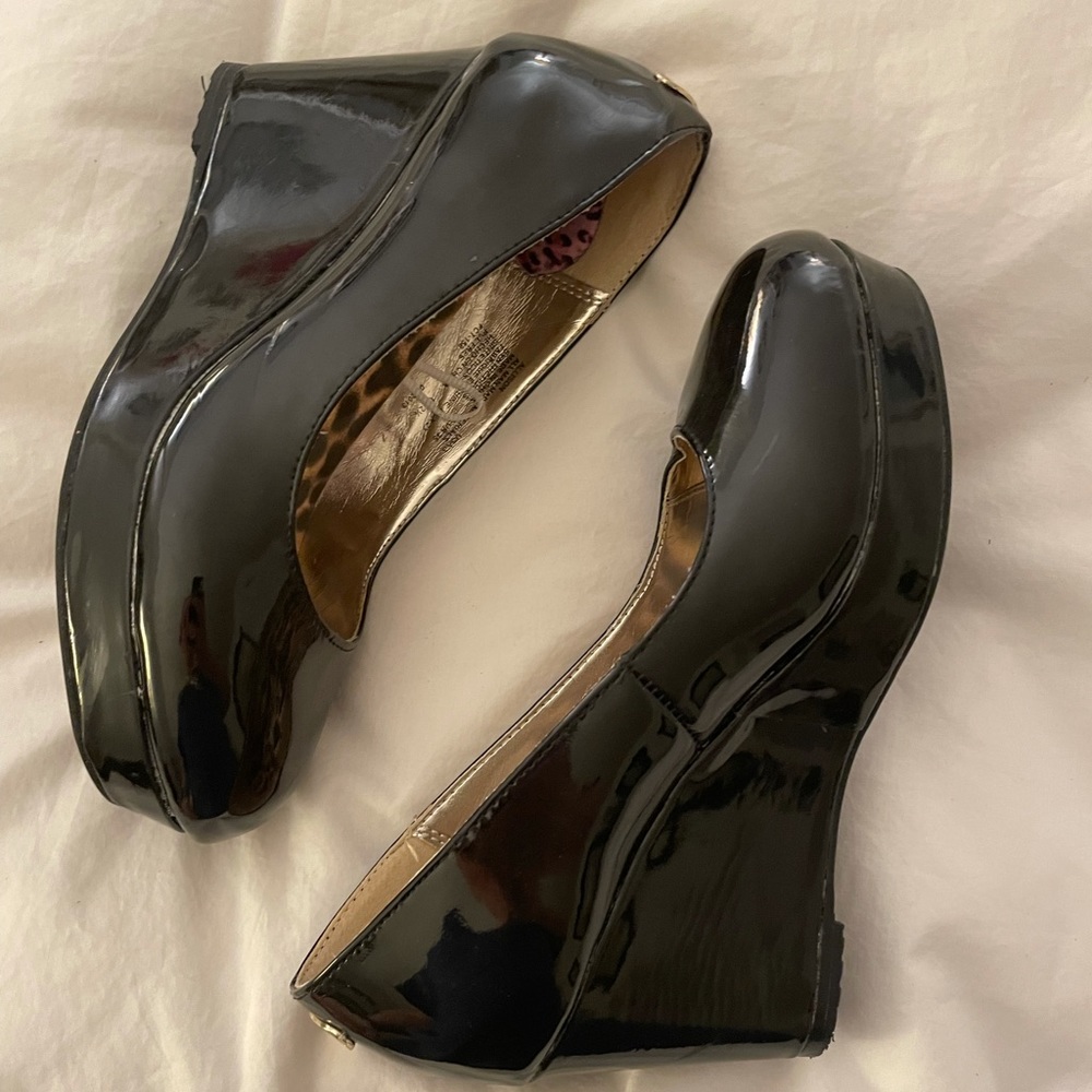 Never worn Michael Kors kids heels